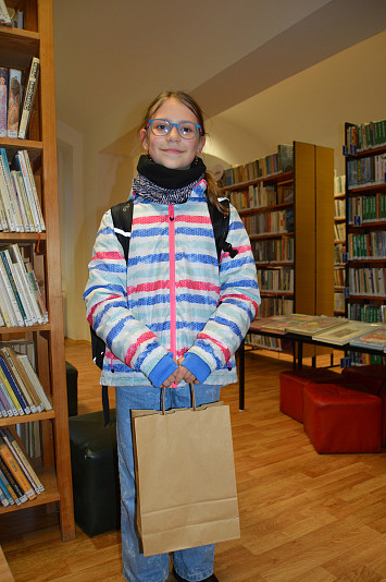 Losování vánoční soutěže knihovny Vánoce a pohádky