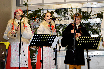 Zpívání koled s Českým rozhlasem Plzeň v Kasejovicích